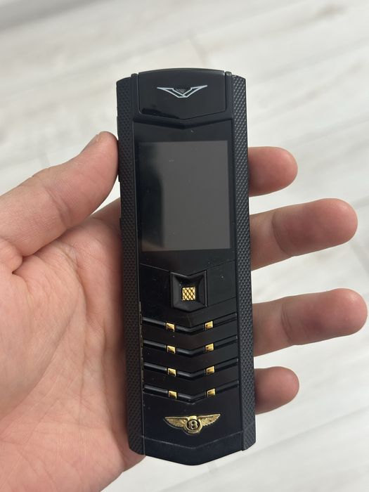 Vertu bentley телефон кнопочный