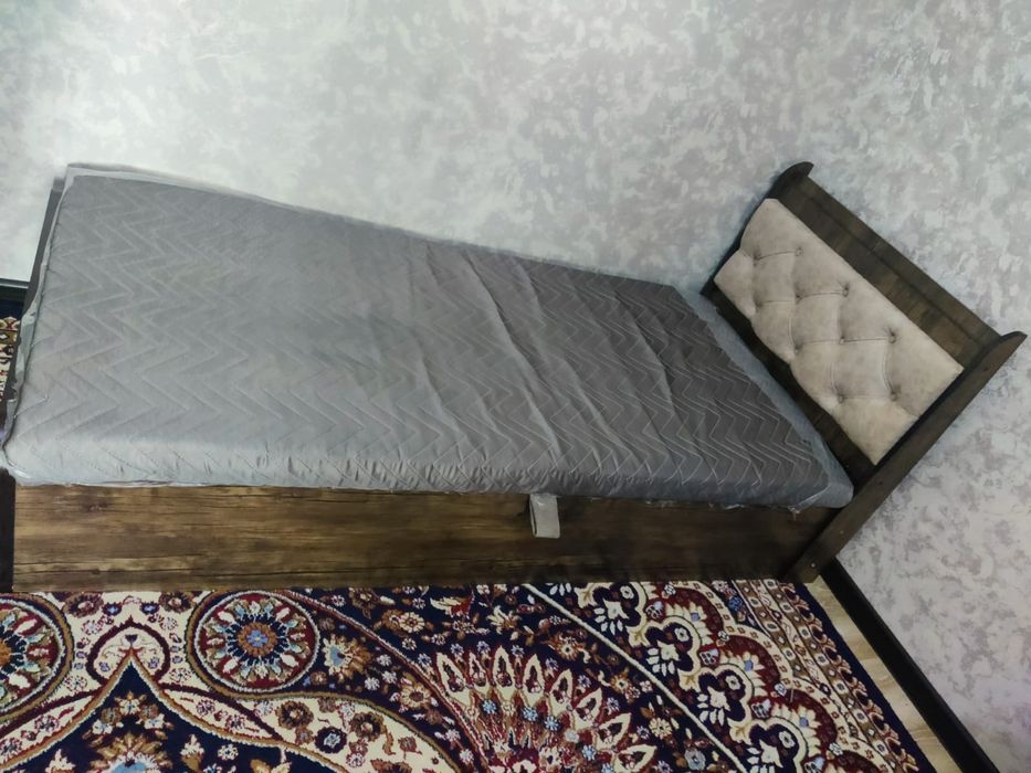 Yangi bitta kishilik karavot