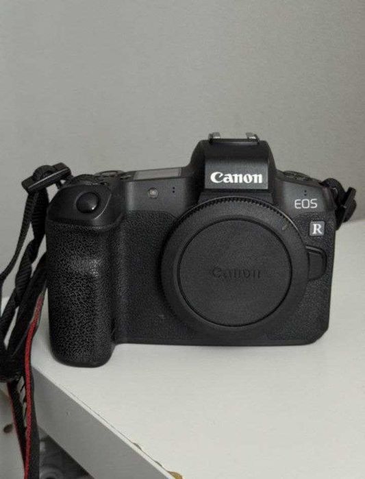 Fotoaparat Canon R