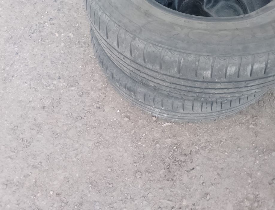 Покрышка б-у, две штуки