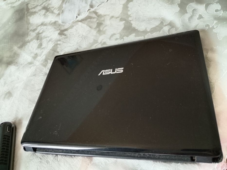 Продам два ноутбука на запчасти