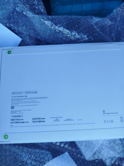 Продам macbook neo 13