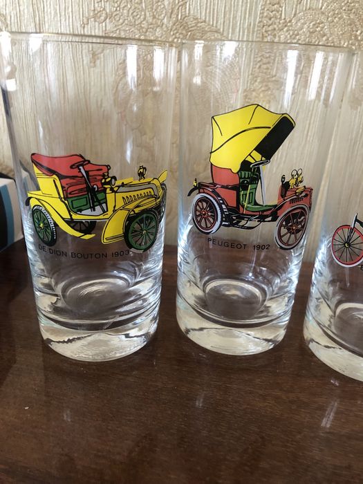 Стаканы чешские с машинками