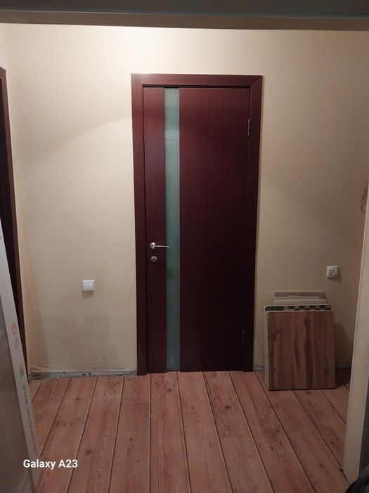 Продам двери  дерева.