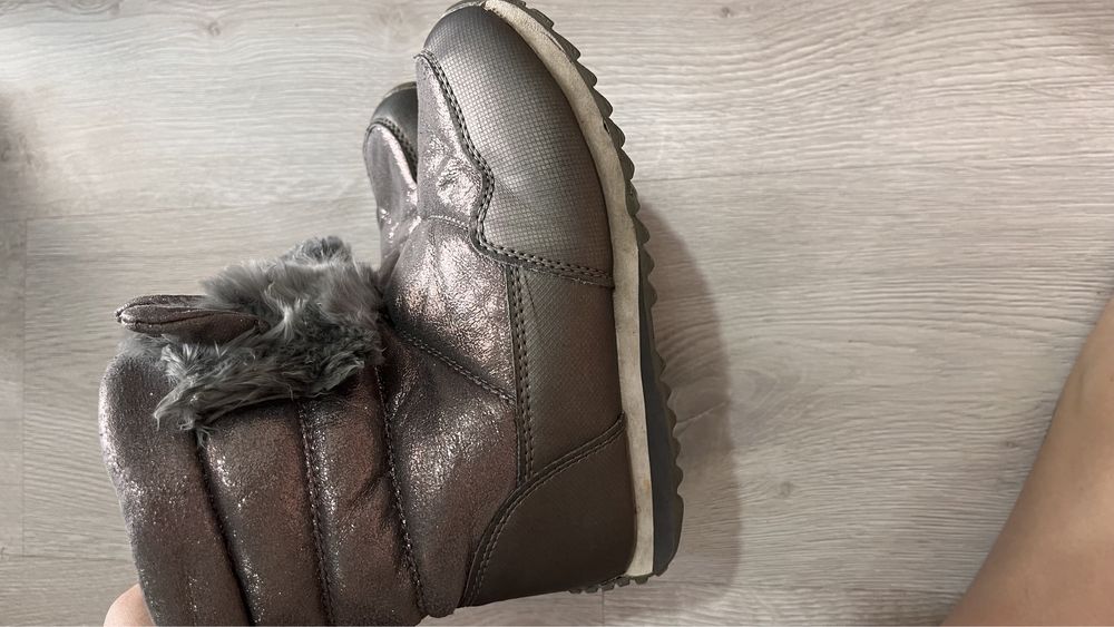 Продам обувь на девочку 28-31 размеры