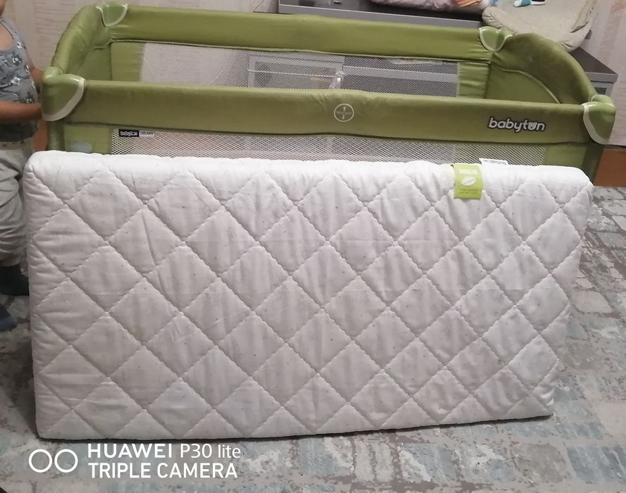 Продам детский манеж-кровать +матрас