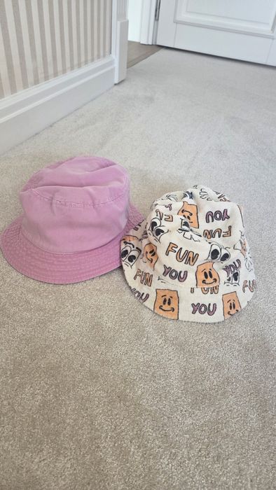 Sepci(2 buc) pentru fete H&M si RESERVED