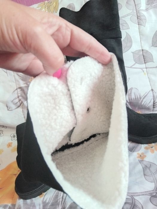 Дамски чисто нови ботуши велур 39