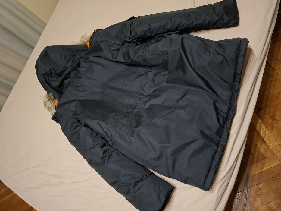 Мъжко зимно яке с качулка.