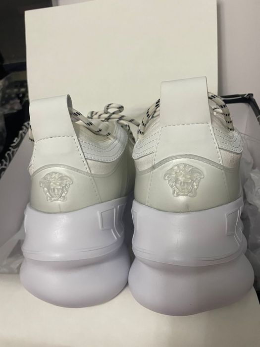 Versace chain reaction