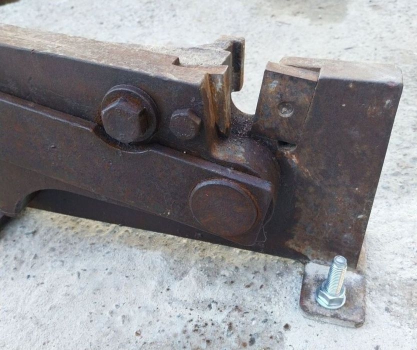 Ghilotina taiat fier