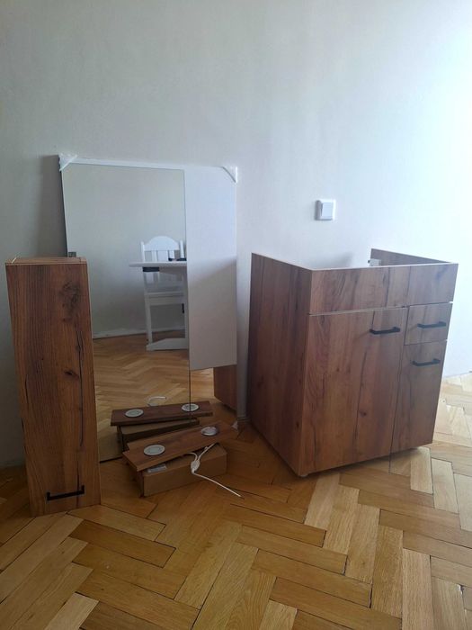 Set mobila baie: oglinda+ spoturi+ corp baza