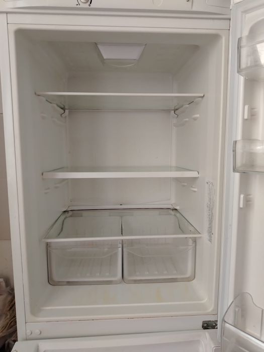 Продаетс холодильник