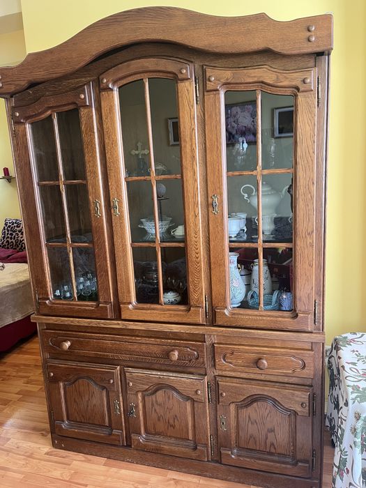 Vand mobilier lemn masiv :stejar