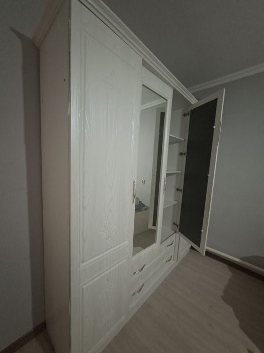 Шкаф спальный Большой