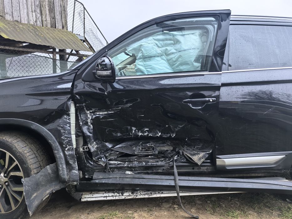 Mitsubishi Outlander 2017 avariat