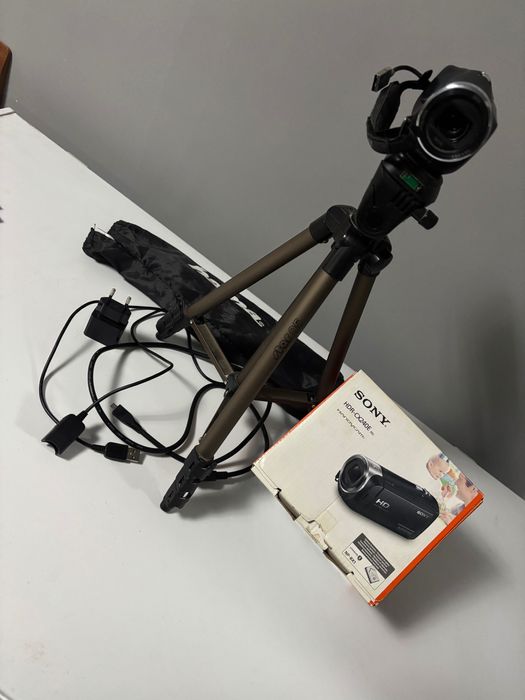 camera sony HDR-cx240E