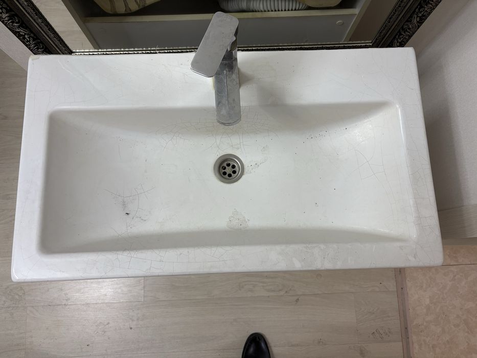 Продам раковину со шкафом