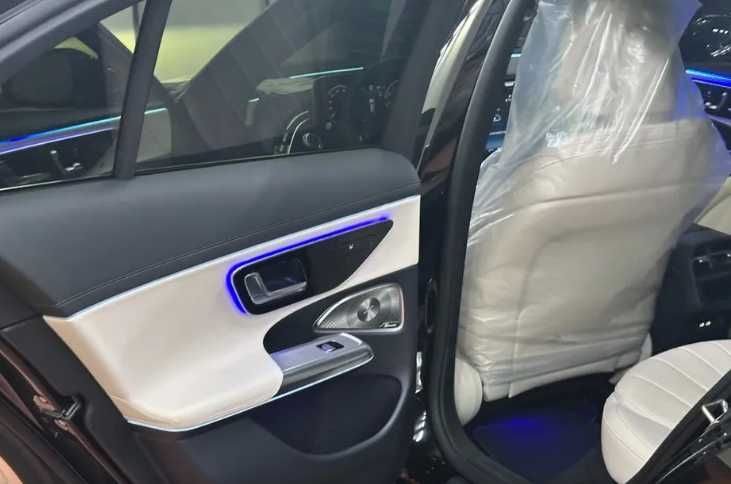 Mercedes-Benz E-class E300 AMG line