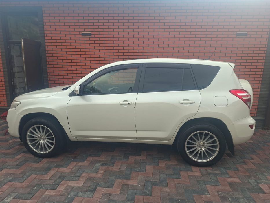 Продам Toyota RAV4