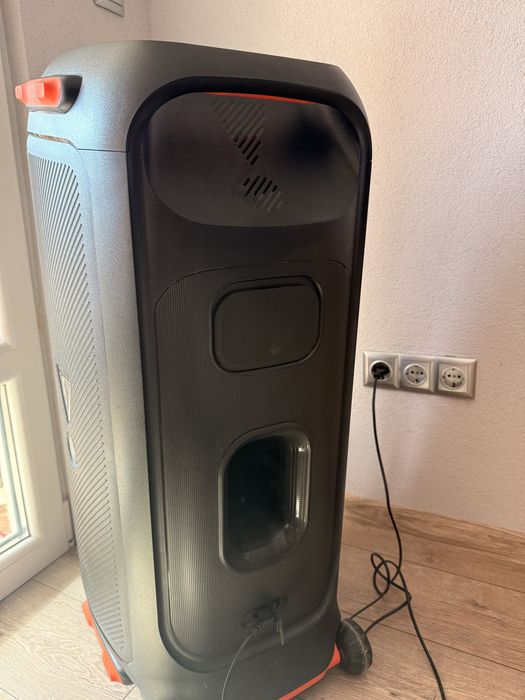 JBL party box 710