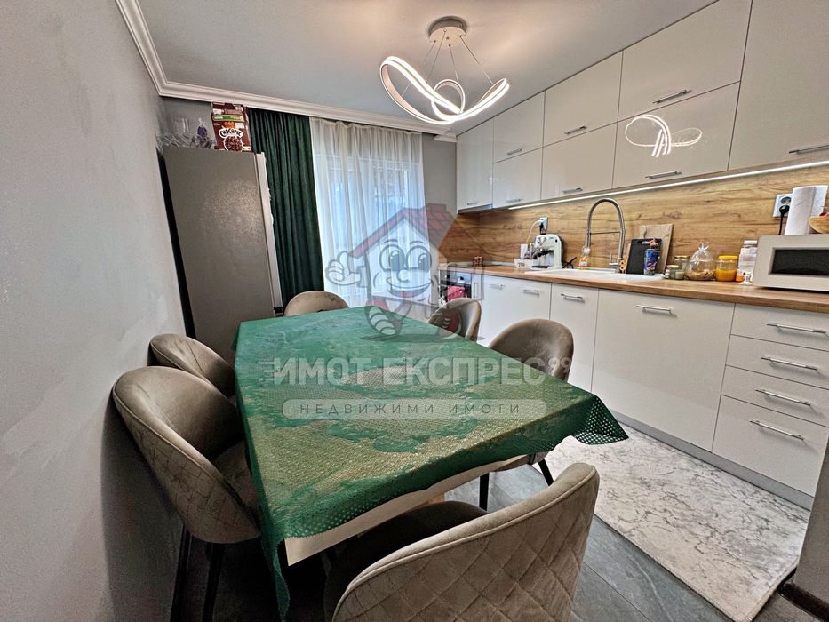 Самостоятелна къща, с двор, кв.Метоха