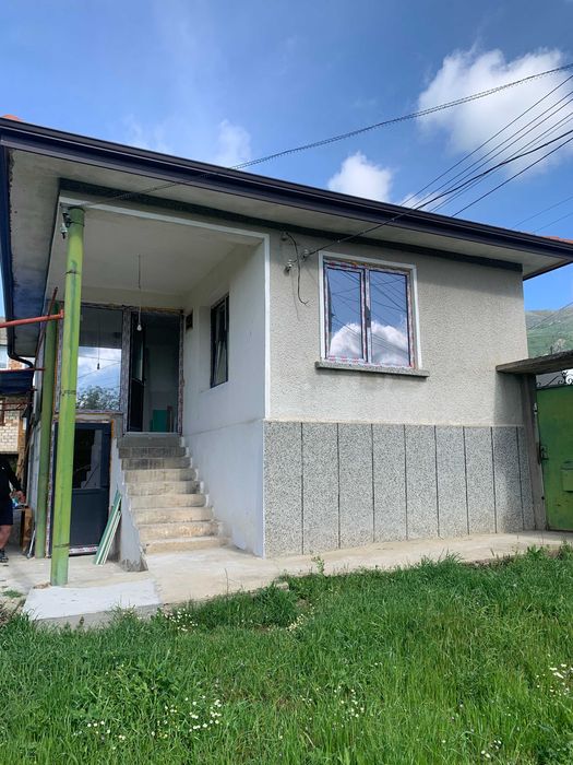 Продава се Къща в Карлово - 70 кв.м за 1093 €/кв.м - Снимка #1