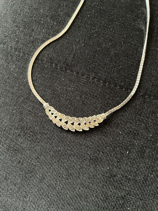 Комплект бижута - колие, гривна и обеци със забележки