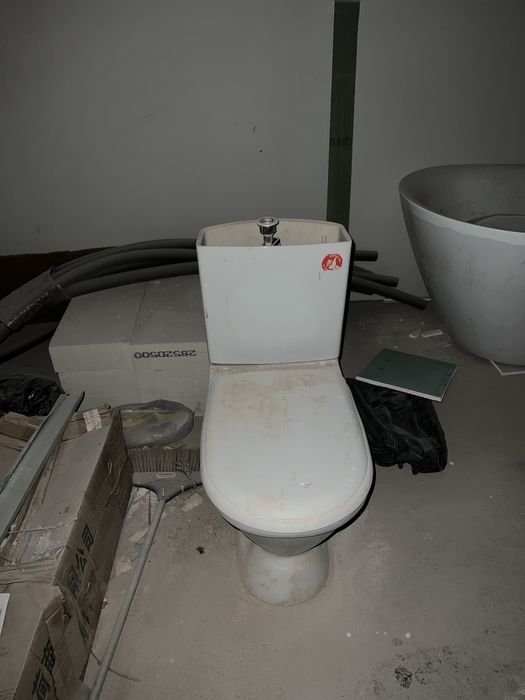 Унитаз с бачком