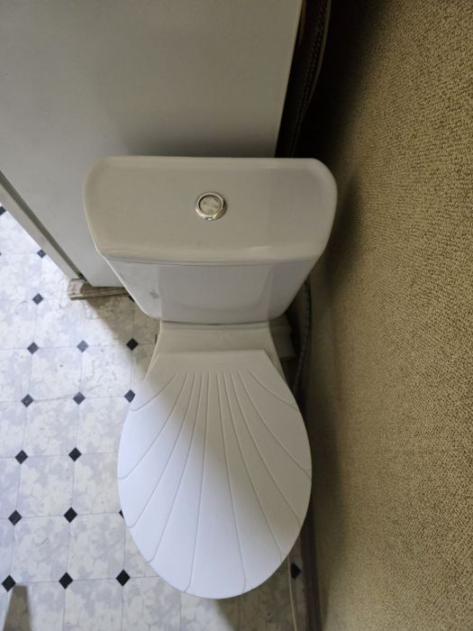 Продается унитаз