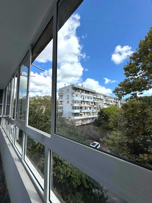 Дава се под наем Двустаен апартамент в Варна, Цветен квартал - 62 кв.м за 500 € - Снимка #9