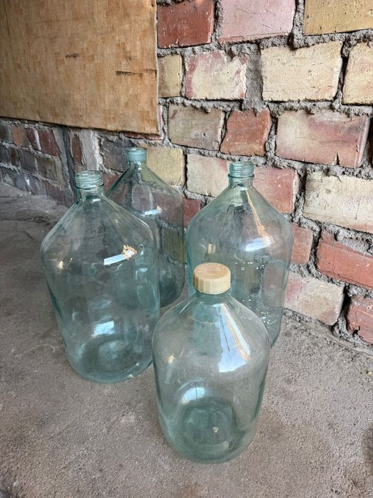 Продам стеклянные бутыли