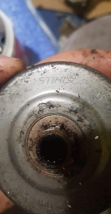 Vând ambreiaj Oală și șaibă toate piesele sânt originale de stihl