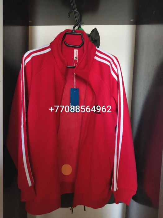 Продам спортивный костюм