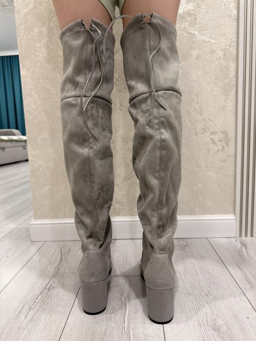 Продам замшевые новые сапоги