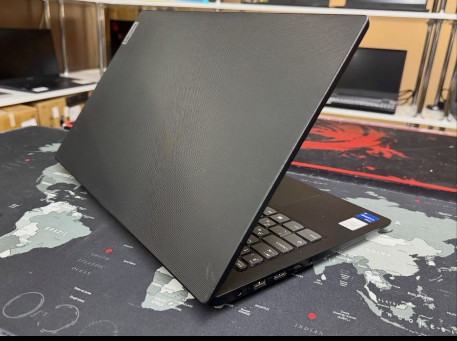 Ноутбук Lenovo V15/i5-1235U/8GB/SSD512/15.6 FullHD
