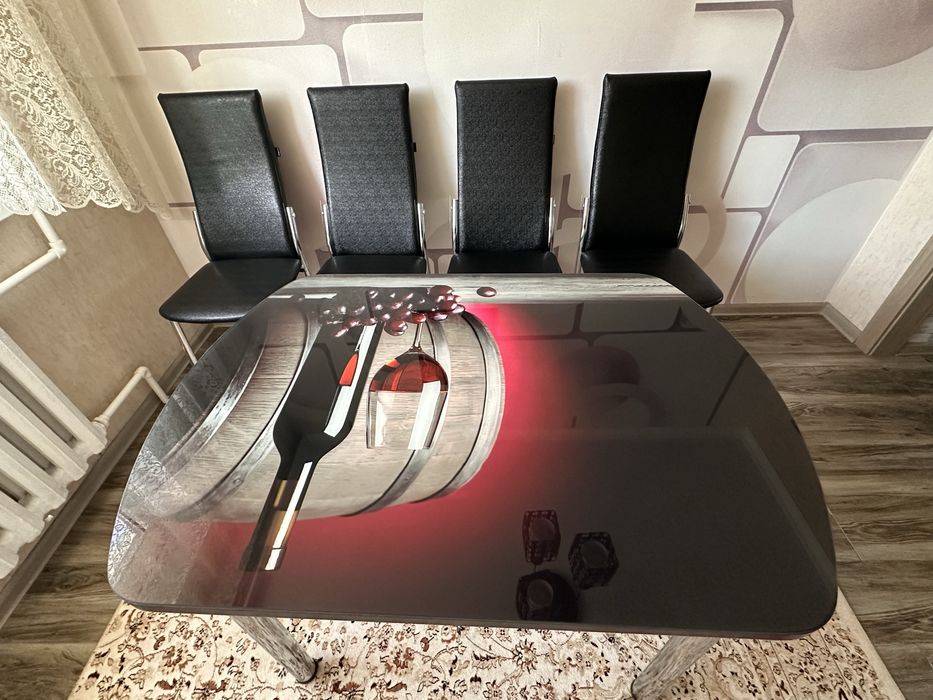 Продам стол и стулья