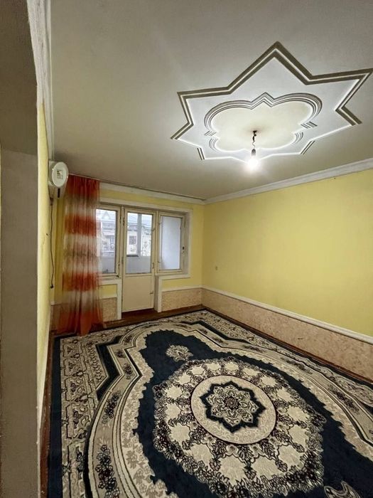 Микрорайонда  3 хонали квартира сотилади