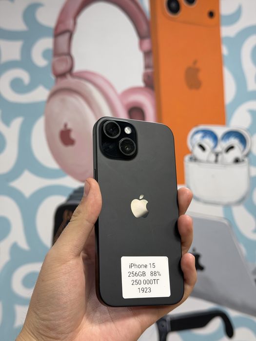 iPhone 15 256GB