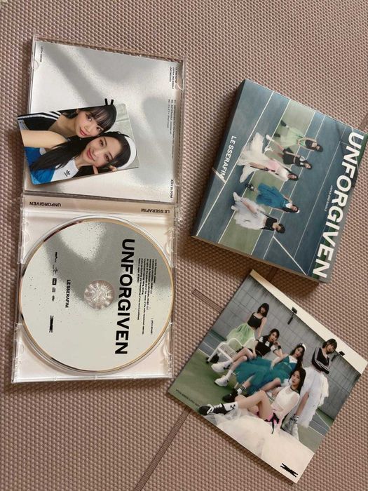 Album Unfogiven Le Sserafim