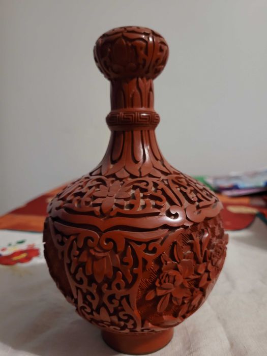 Vaze vintage lemn cinabru / cinabar sau portelan perforat