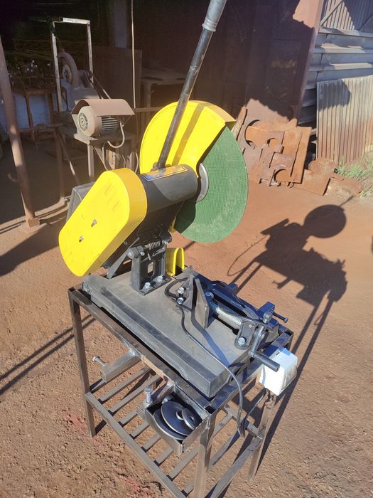 Труборез по металу 220 в