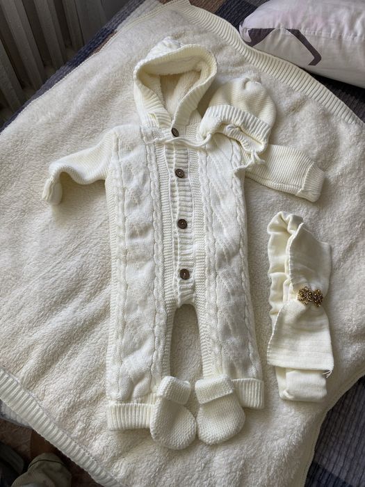 Продам  зимний конверт на выписку