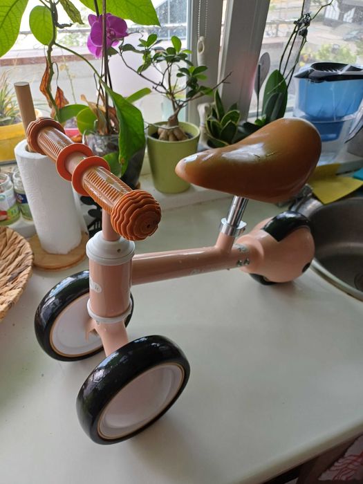 Kinderkraft Колело за баланс Cutie Pink (триколка)