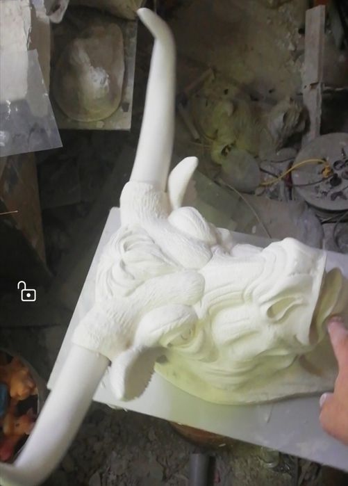 Подвесной декор голова быка.