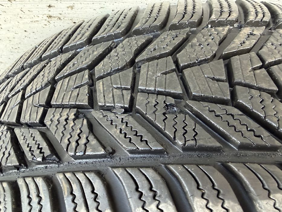 Зимни гуми Hankook 235/45/18