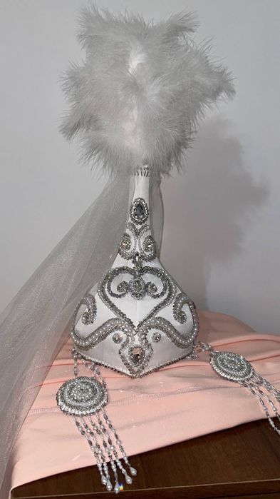 Саукеле (Ұзатуға арнаған бас киім)