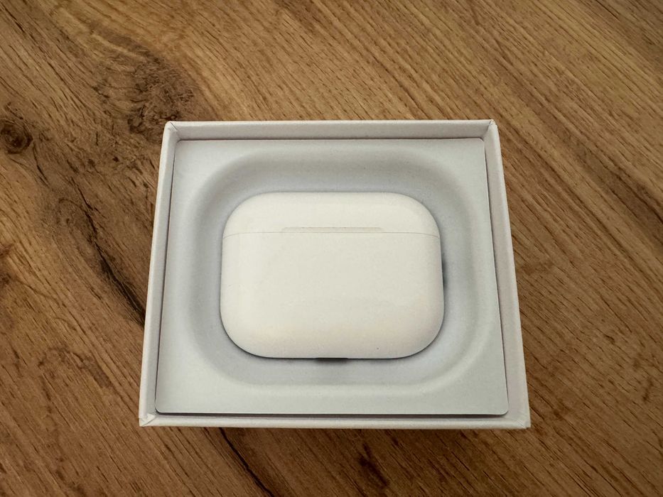 Apple AirPods Pro 3 – de vânzare