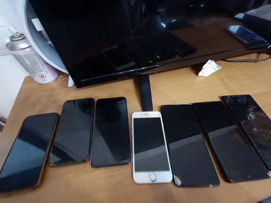 Telefoane pentru piese