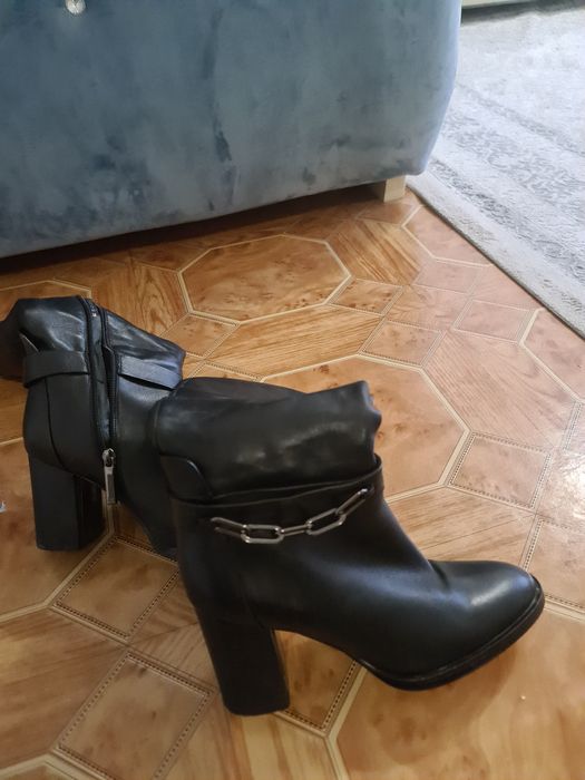 Продам сапоги Basconi